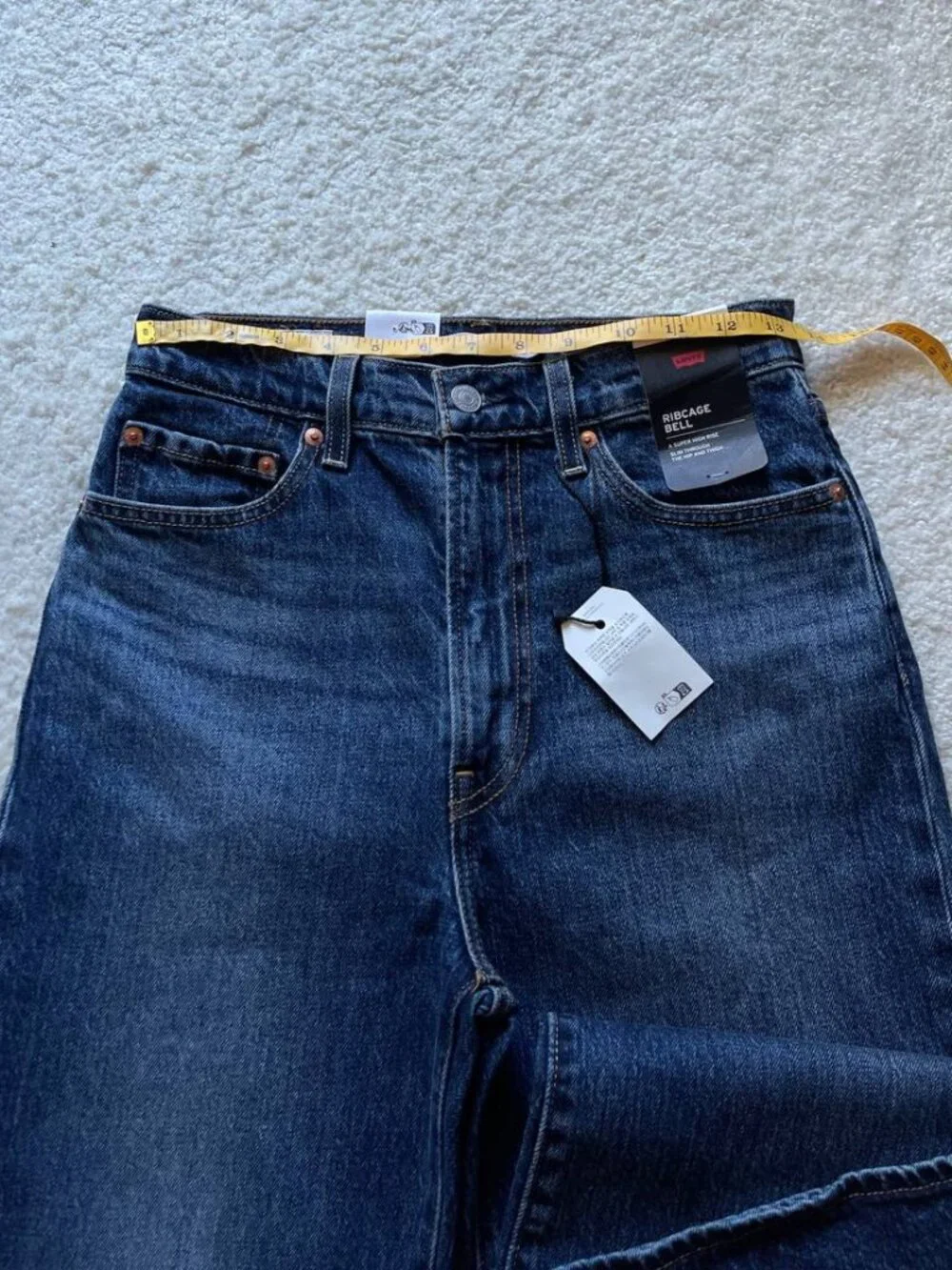 NWT Levi’s Premium Ribcage Bell High Rise Women’s Jeans Size 27/30 - Picture 8 of 13